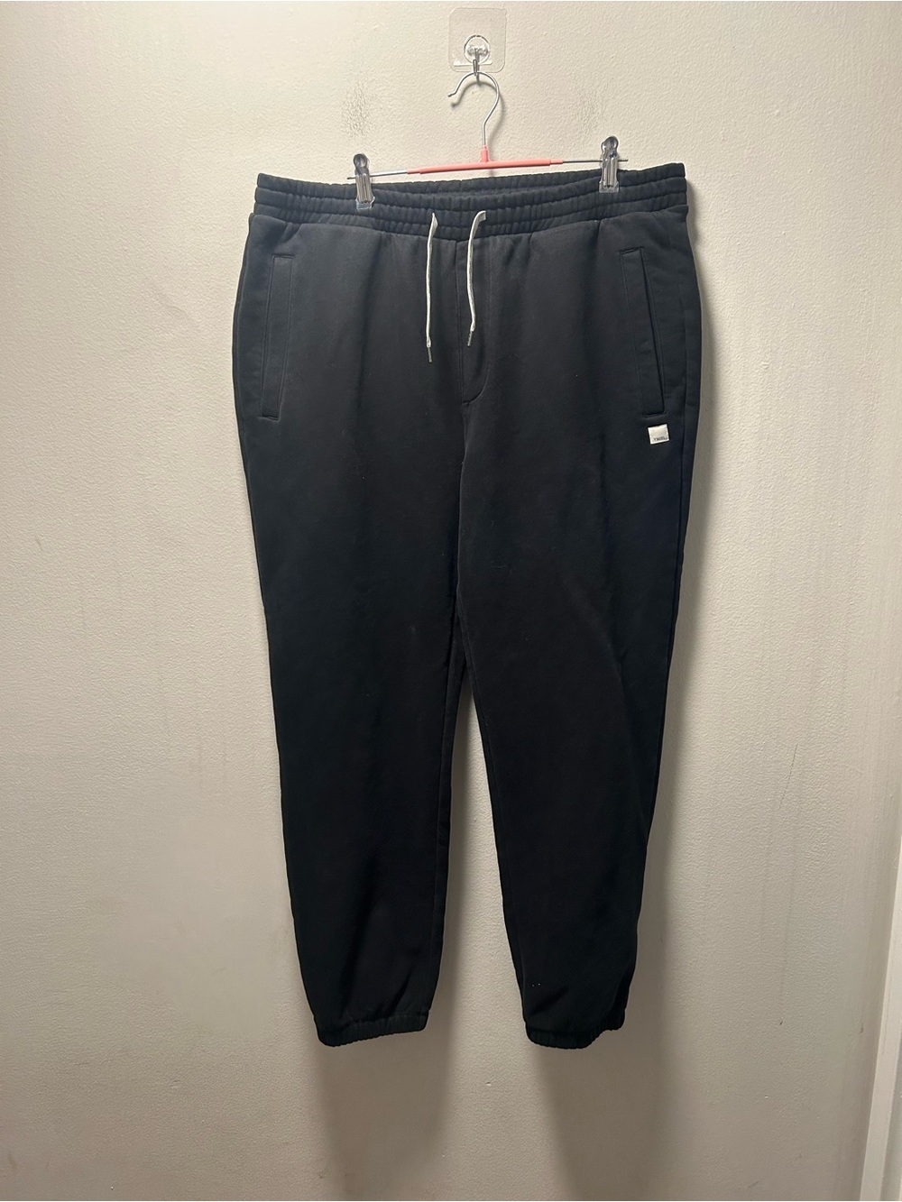 Vuori Men's Black Drawstring Joggers